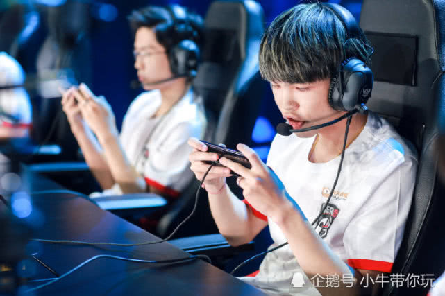 欧联杯中走