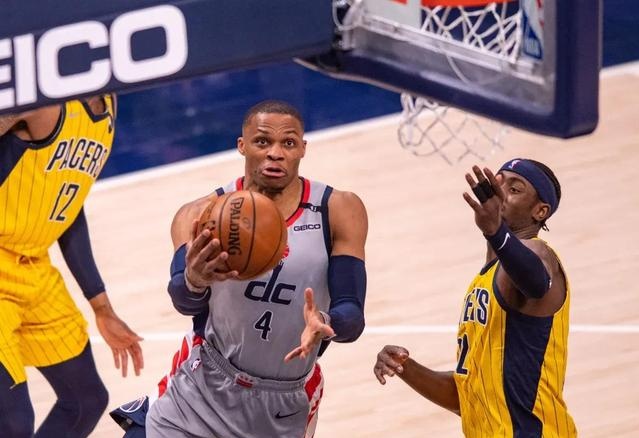 与雷尼尔多 与雷尼尔多