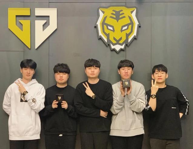 在这场比赛 在这场比赛