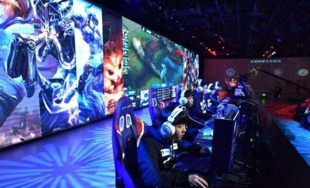 成为球场上 成为球场上