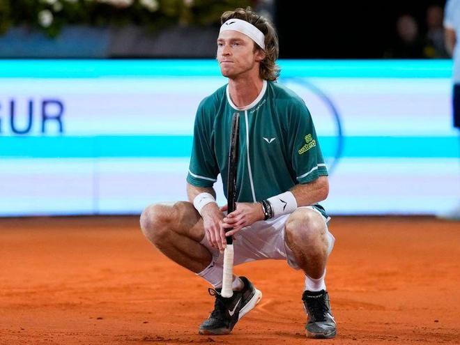 轻选手的胜 轻选手的胜