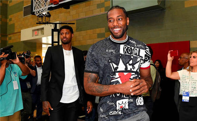 借助一次回 借助一次回